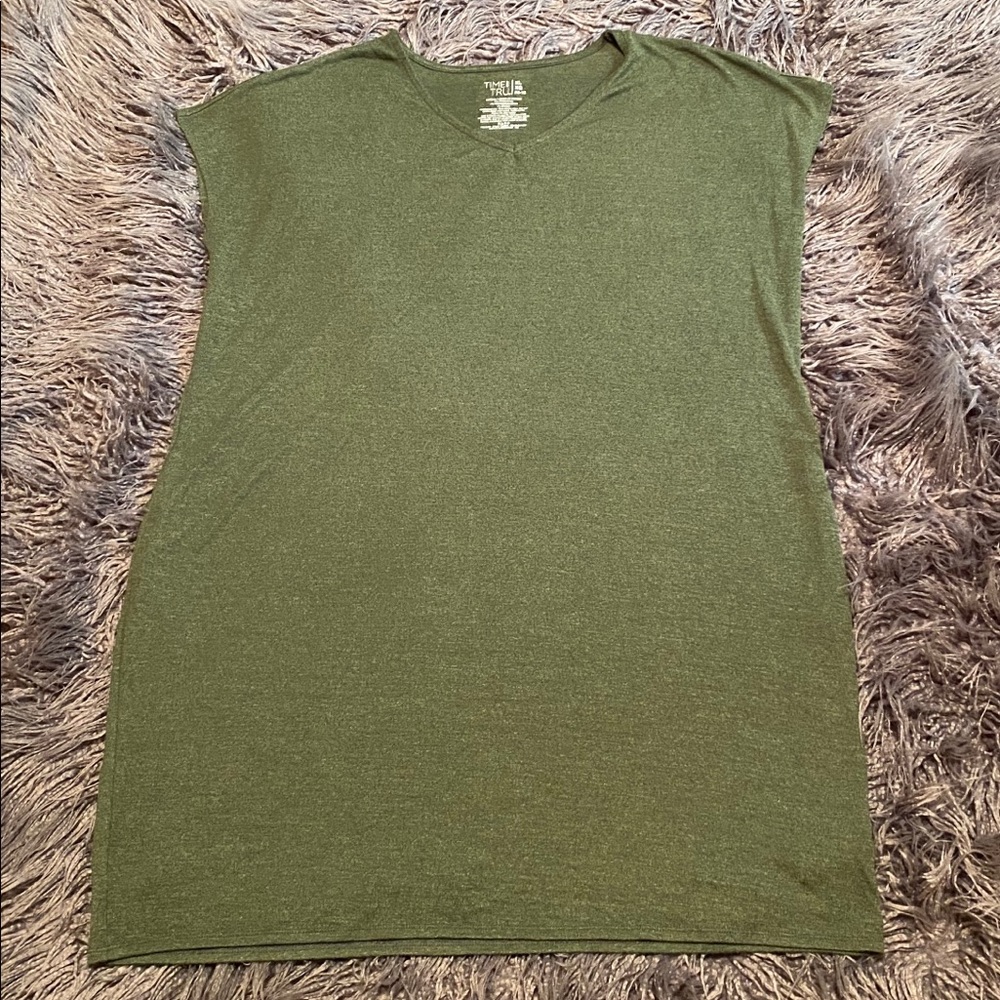 Sleeveless dress